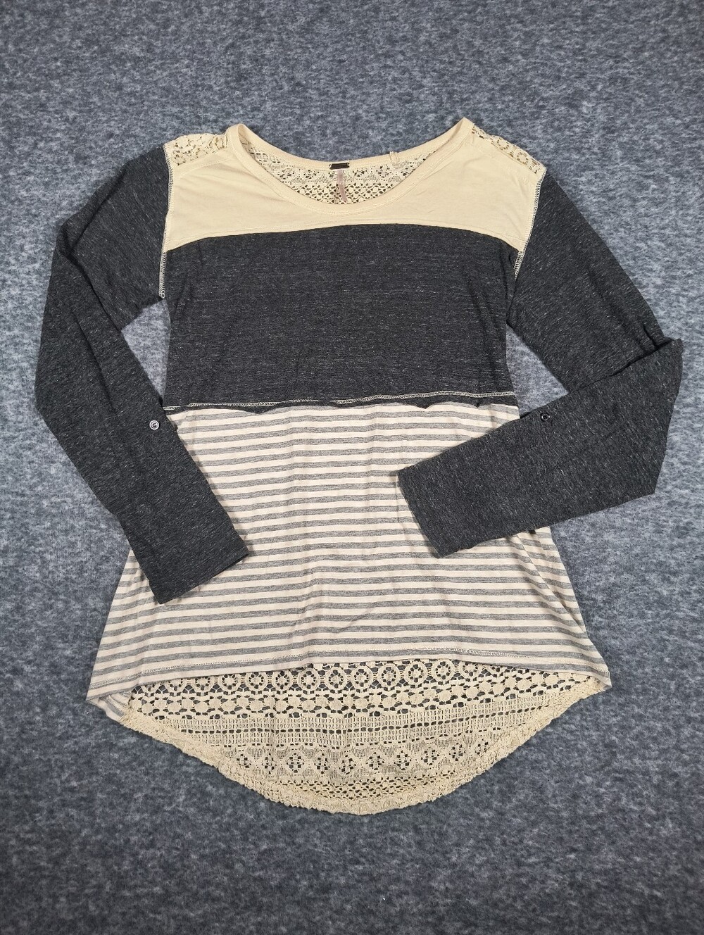 Poof lace back patchwork shirt with roll-tab sleeves women's small